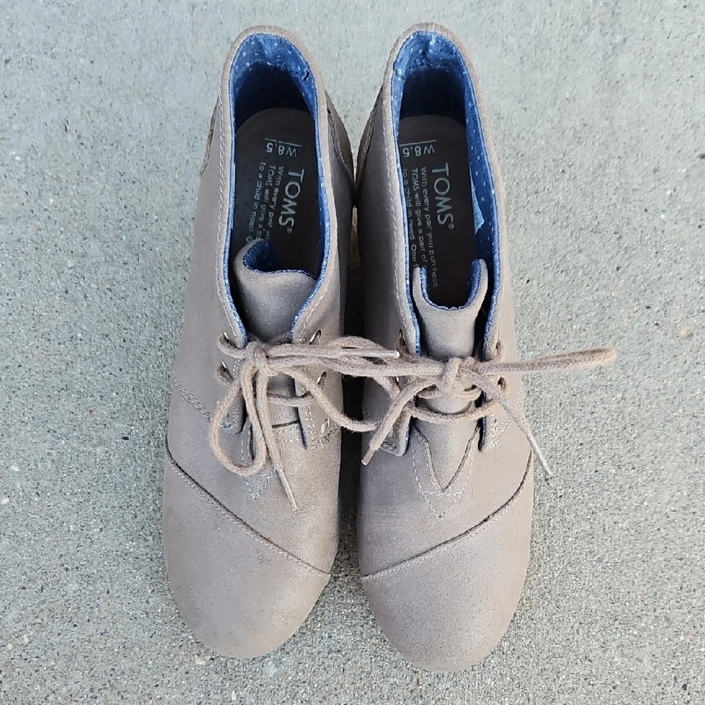 Toms Taupe Lace-Up Wedge Booties